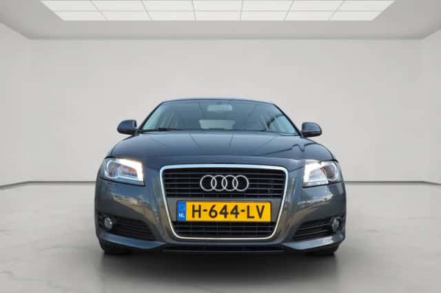 Audi A3 (2009) thumbnail 3