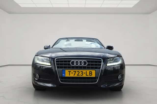 Audi A5 (2011) thumbnail 3