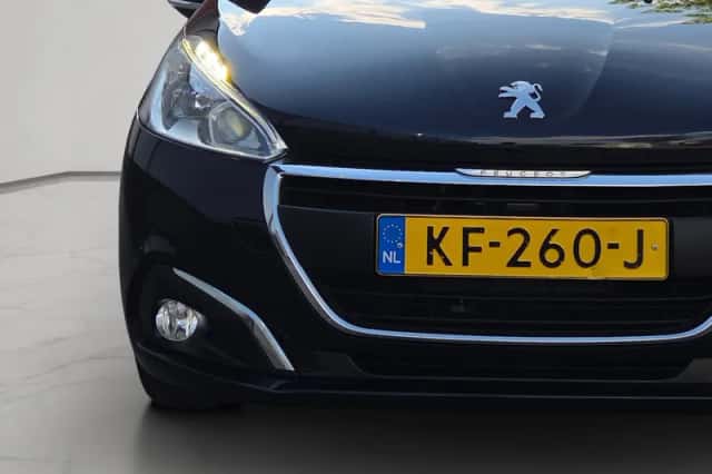Peugeot 208 (2016) thumbnail 3