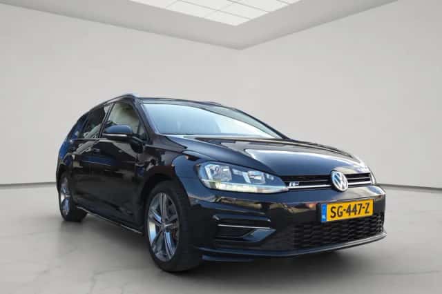 Volkswagen Golf (2018) thumbnail 1