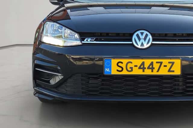 Volkswagen Golf (2018) thumbnail 4