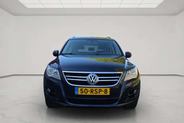Volkswagen Tiguan (2011) thumbnail 3