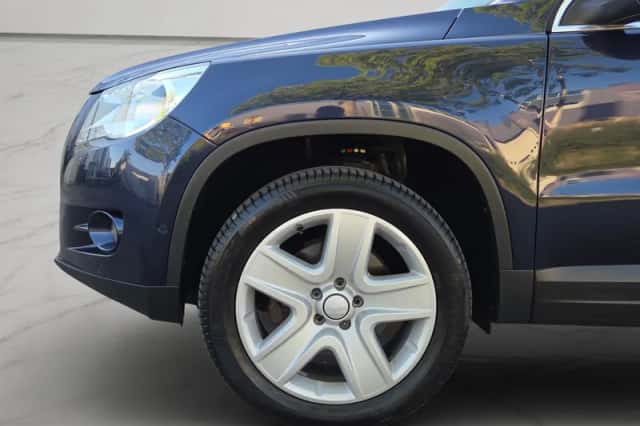 Volkswagen Tiguan (2011) thumbnail 6