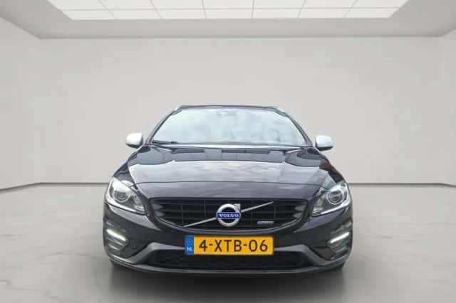 Volvo V60 (2014) thumbnail 3