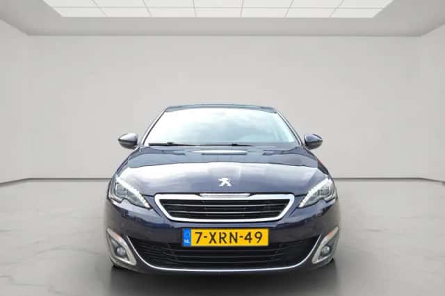 Peugeot 308 (2014) thumbnail 3