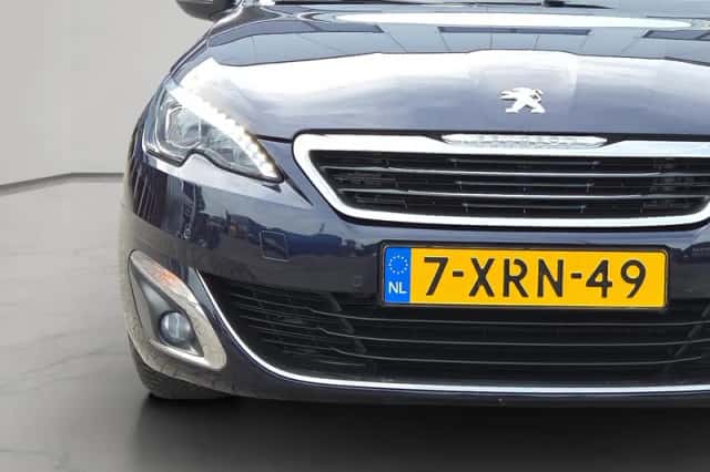 Peugeot 308 (2014) thumbnail 4