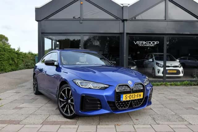 BMW i4 (2023) thumbnail 4