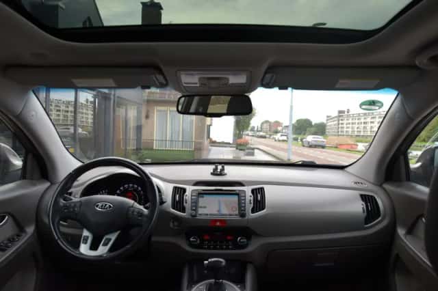 Kia Sportage (2010) thumbnail 2