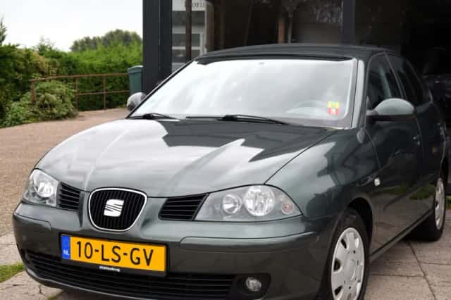 SEAT Ibiza (2003) thumbnail 2