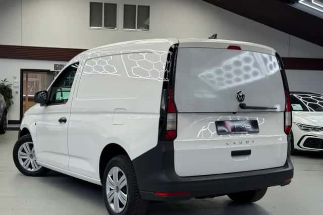 Volkswagen Caddy (2024) thumbnail 2