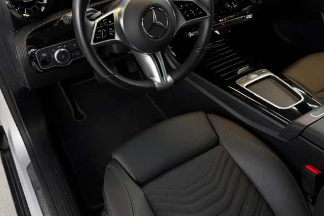 Mercedes-Benz A-Klasse (2023) thumbnail 3