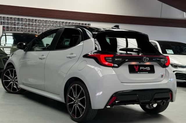 Toyota Yaris (2024) thumbnail 2