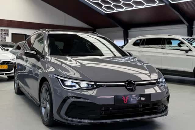 Volkswagen Golf (2023) thumbnail 6