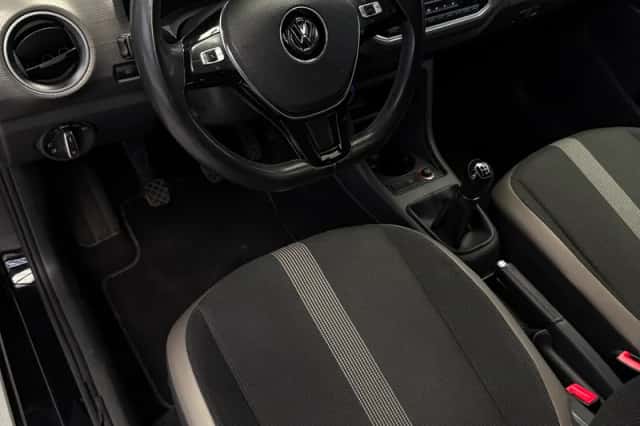 Volkswagen Up! (2017) thumbnail 3