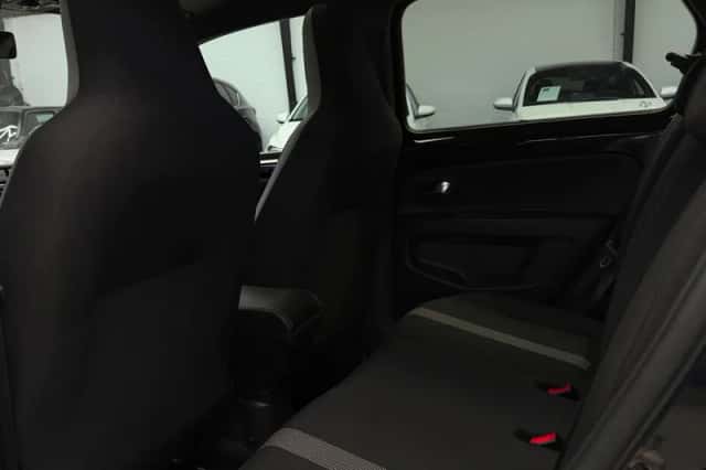 Volkswagen Up! (2017) thumbnail 5
