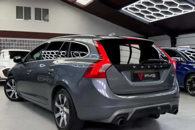 Volvo V60 (2018) thumbnail 2