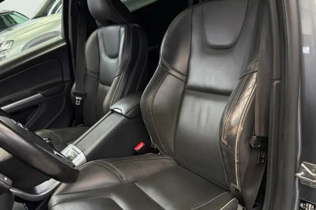 Volvo V60 (2018) thumbnail 4