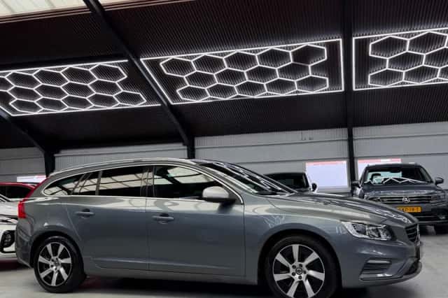 Volvo V60 (2018) thumbnail 6