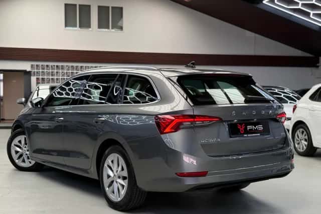 Škoda Octavia (2023) thumbnail 2