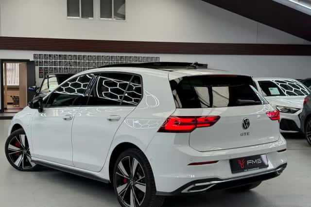 Volkswagen Golf (2024) thumbnail 2