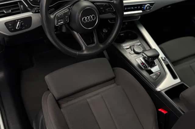 Audi A4 (2019) thumbnail 3