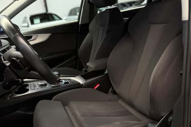 Audi A4 (2019) thumbnail 4