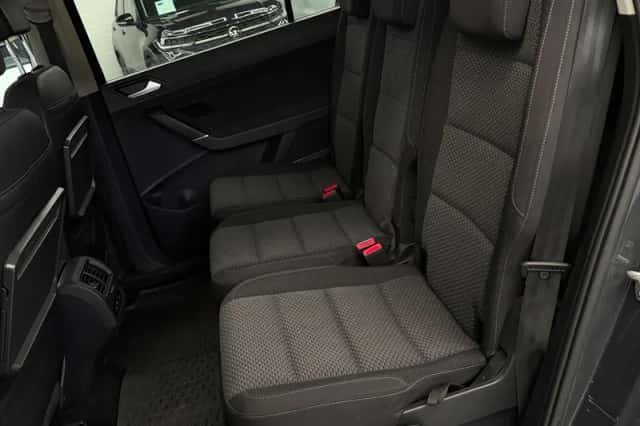 Volkswagen Touran (2017) thumbnail 5