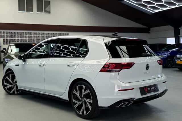 Volkswagen Golf (2021) thumbnail 2