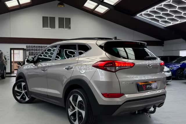 Hyundai Tucson (2016) thumbnail 2