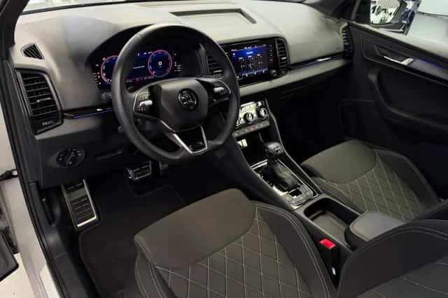 Škoda Karoq (2024) thumbnail 3