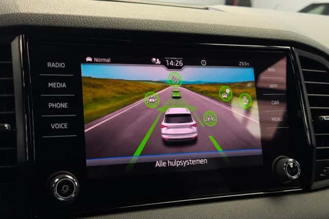 Škoda Karoq (2024) thumbnail 6