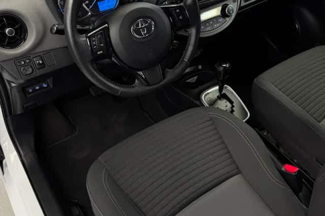 Toyota Yaris (2018) thumbnail 3