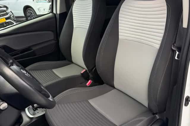 Toyota Yaris (2018) thumbnail 4