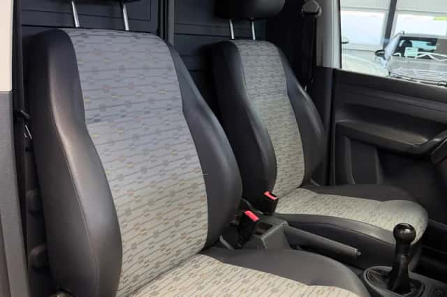 Volkswagen Caddy (2010) thumbnail 4