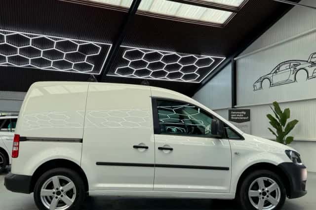 Volkswagen Caddy (2010) thumbnail 6