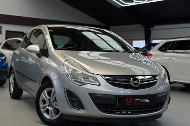 Opel Corsa (2013) thumbnail 1