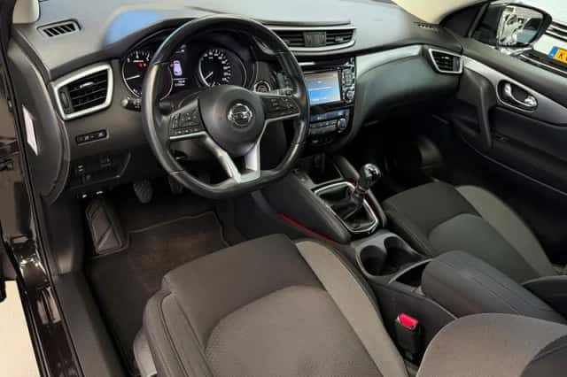 Nissan Qashqai (2018) thumbnail 3
