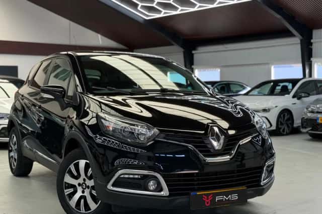 Renault Captur (2016) thumbnail 1