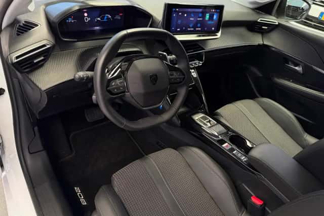 Peugeot 208 (2024) thumbnail 3