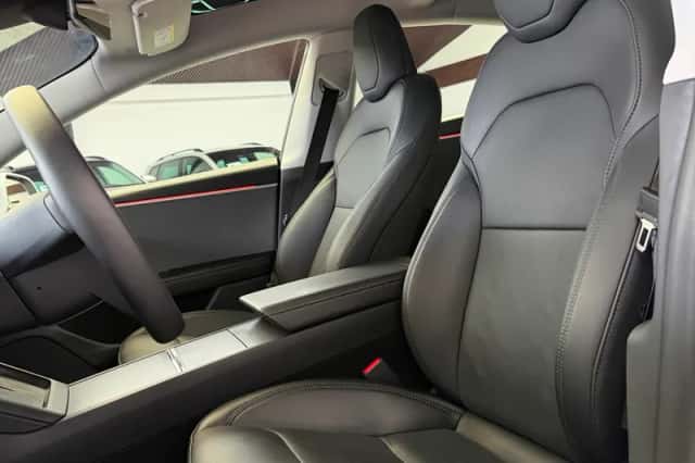 Tesla Model 3 (2024) thumbnail 4
