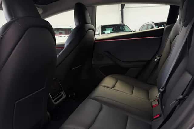 Tesla Model 3 (2024) thumbnail 5