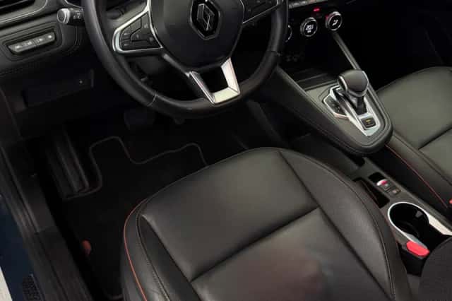 Renault Captur (2021) thumbnail 3
