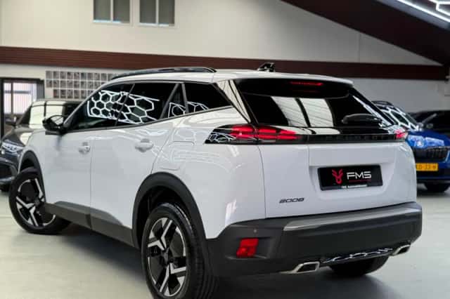Peugeot 2008 (2024) thumbnail 2