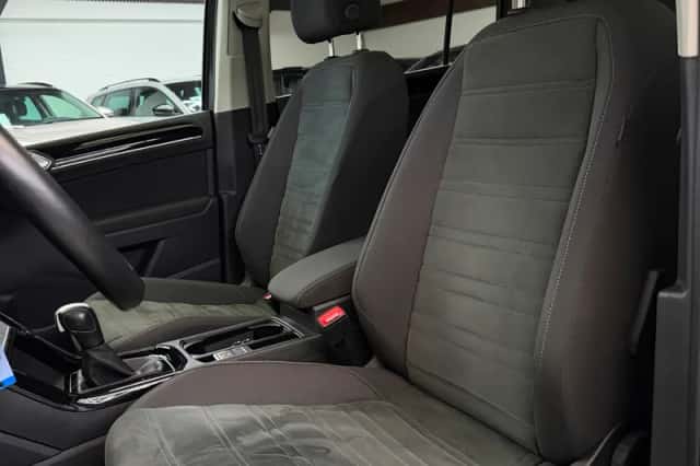 Volkswagen Touran (2022) thumbnail 4