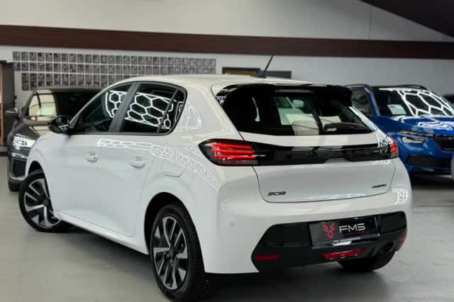 Peugeot 208 (2024) thumbnail 2