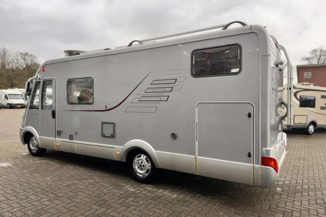 Hymer B 674 (2010) thumbnail 4