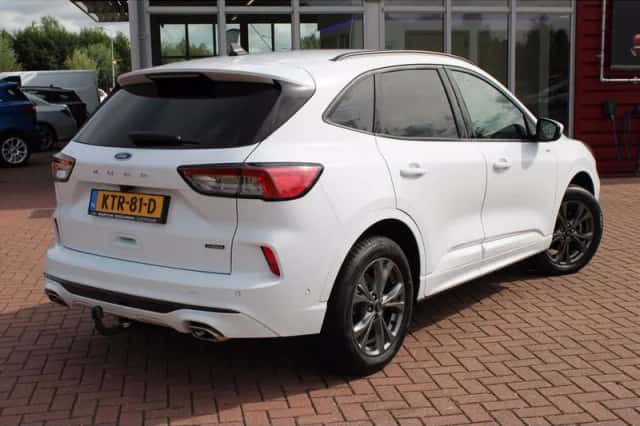 Ford Kuga (2023) thumbnail 2