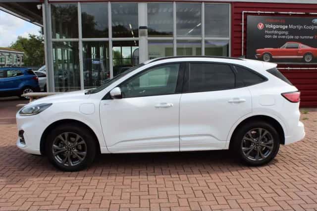 Ford Kuga (2023) thumbnail 3