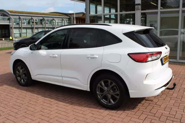 Ford Kuga (2023) thumbnail 6