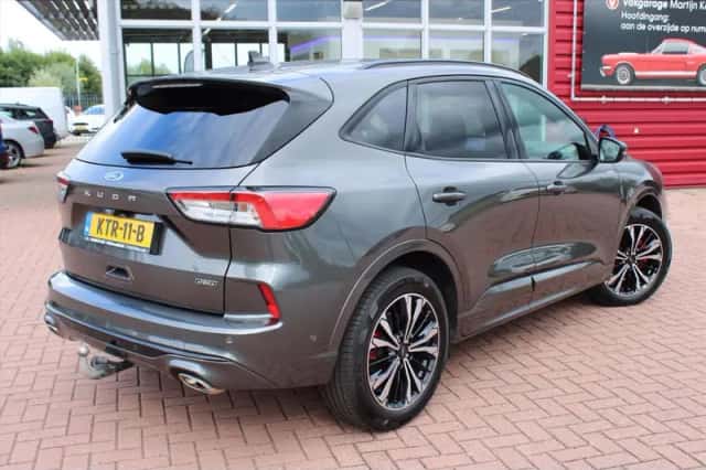Ford Kuga (2022) thumbnail 2